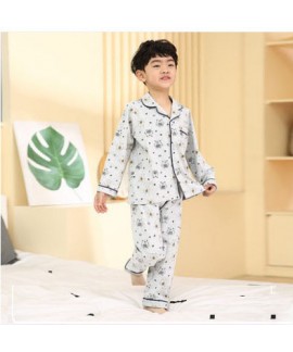 Comfy Boys long sleeved cotton pajama sets for children in autumn